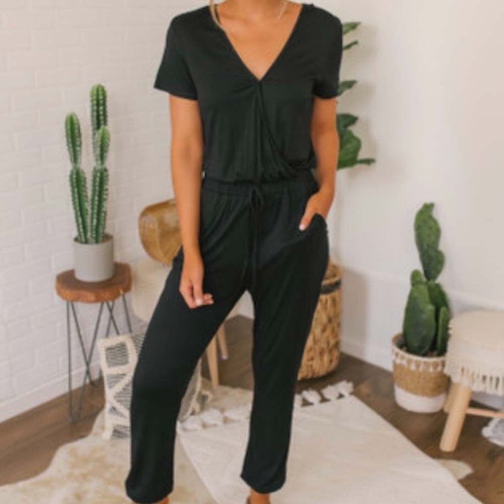 Magnolia Boutique Women L Black Casual Athleisure Short Sleeve Jogger Jumpsuit
